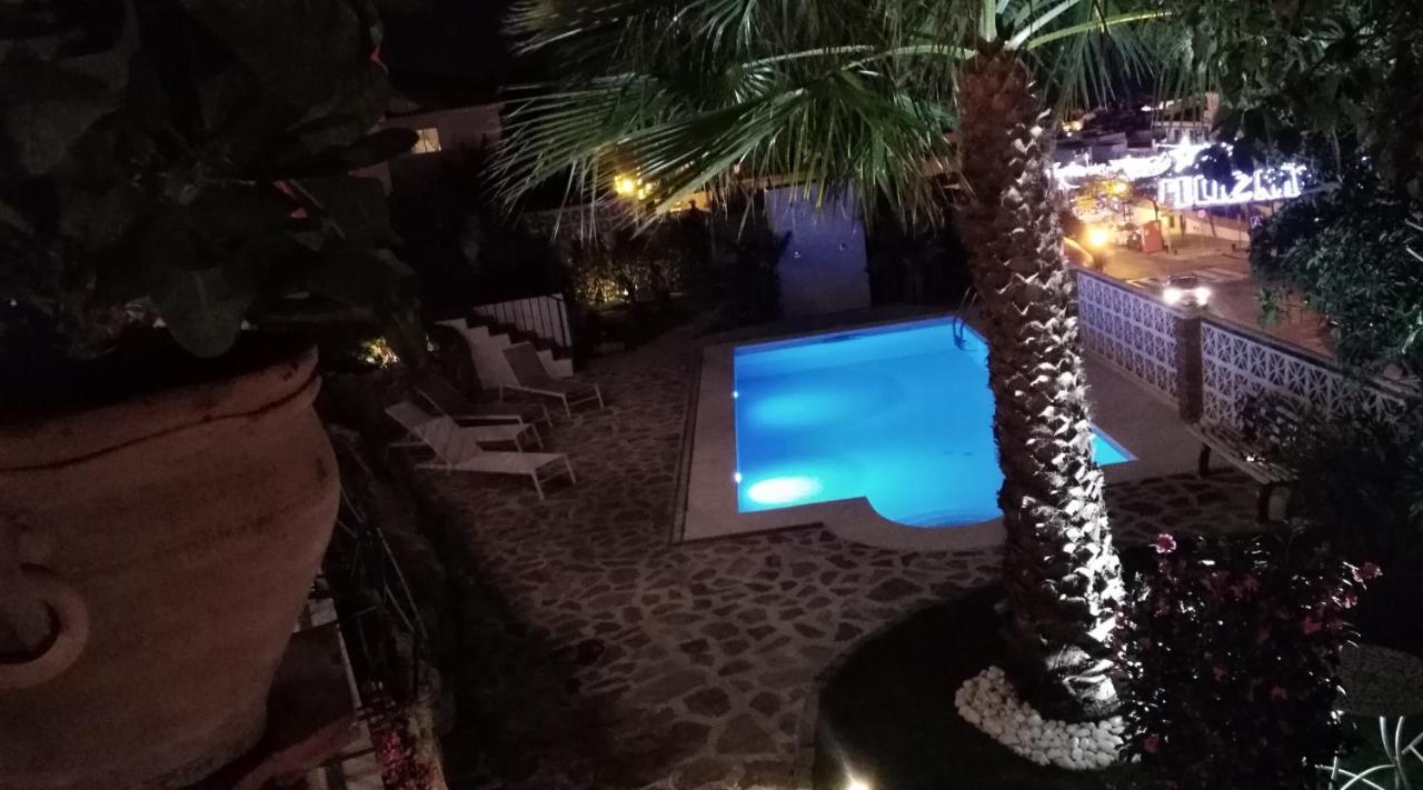 Boutique X Pueblo, Benalmádena Hotel Exterior foto